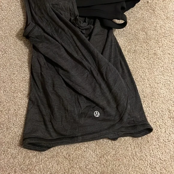 Lululemon tank with open back and built in bra - Picture 4 of 4